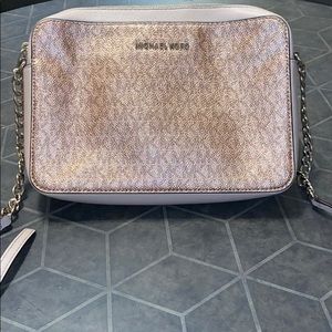 Michael kors crossbody